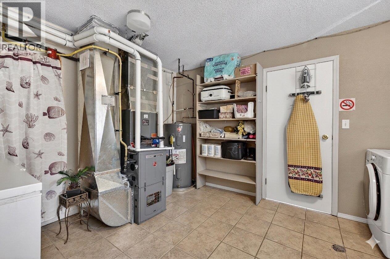  6100 MACDONALD Street, Summerland