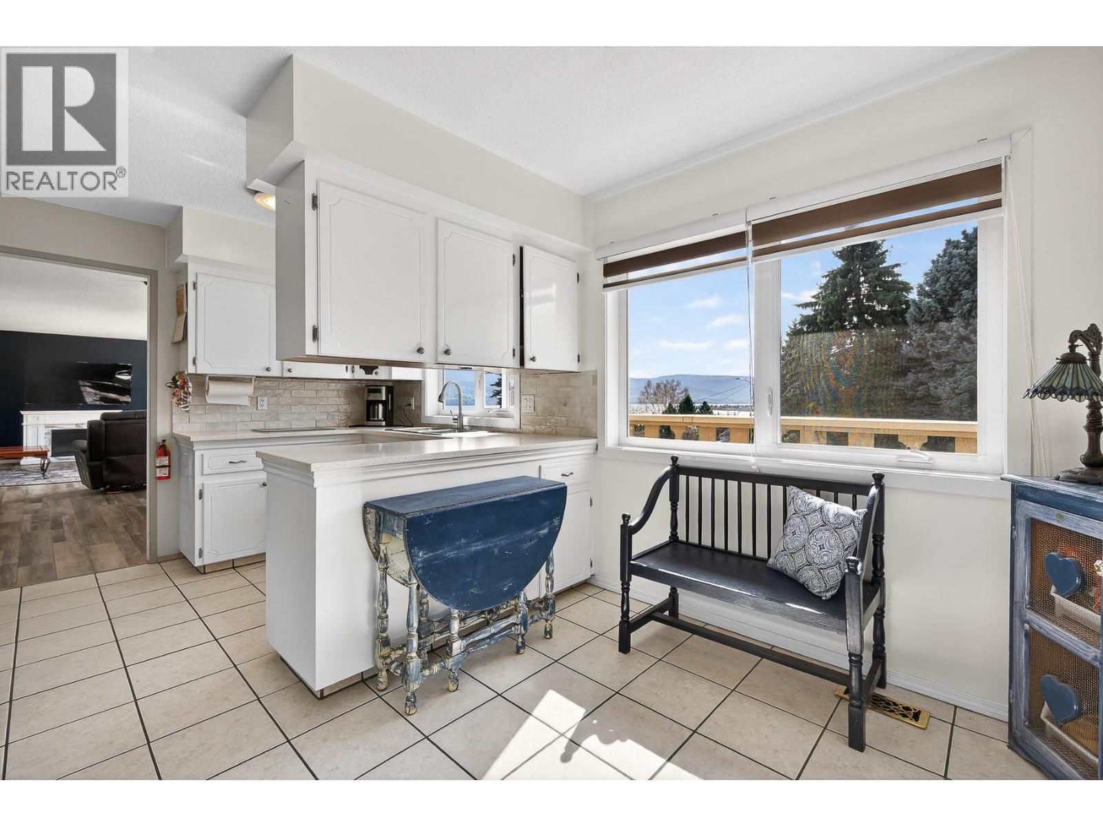  6100 MACDONALD Street, Summerland