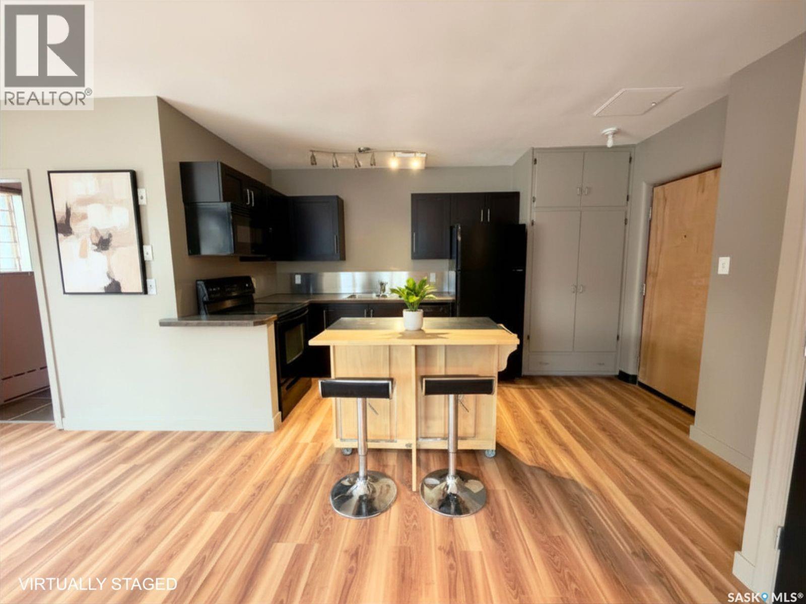 #2 400 4TH AVENUE N - Image 2