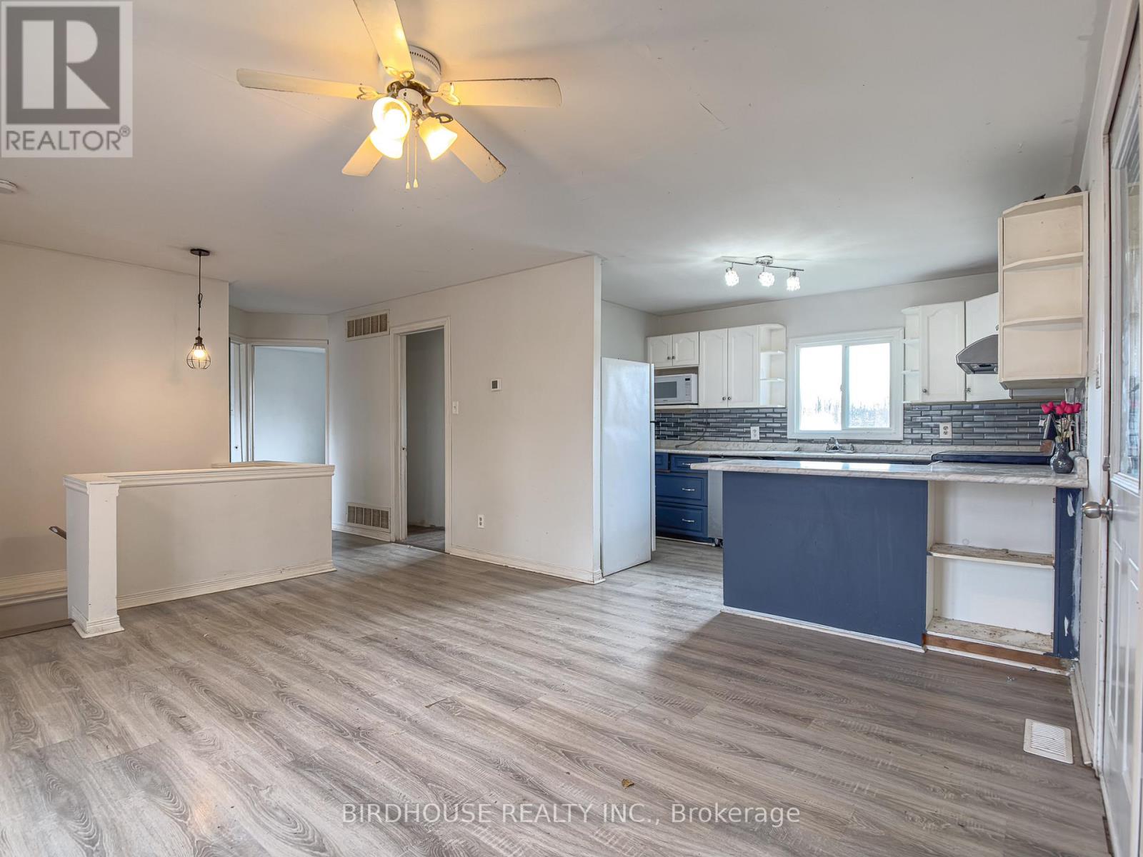 26 LAIRD DRIVE - 11