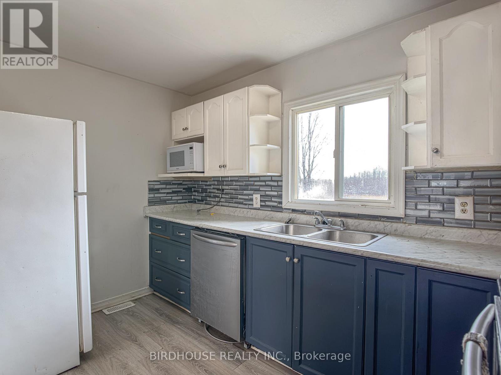 26 LAIRD DRIVE - 14