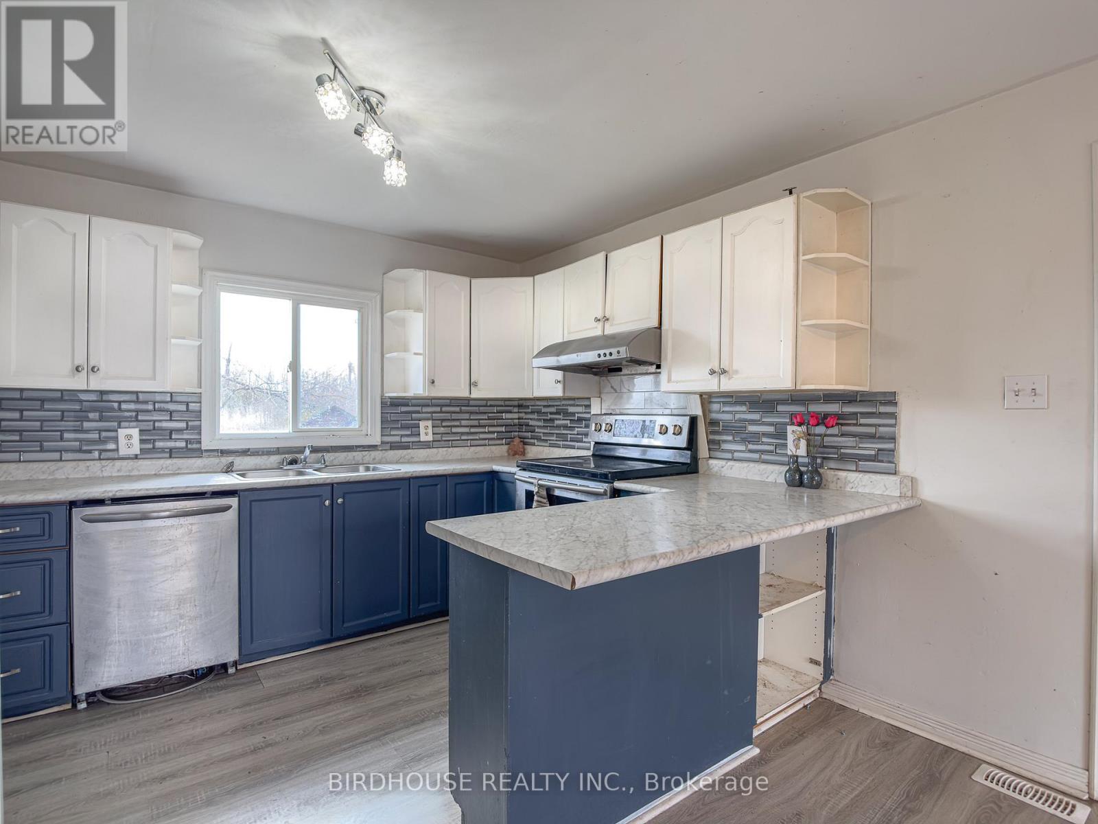 26 LAIRD DRIVE - 12