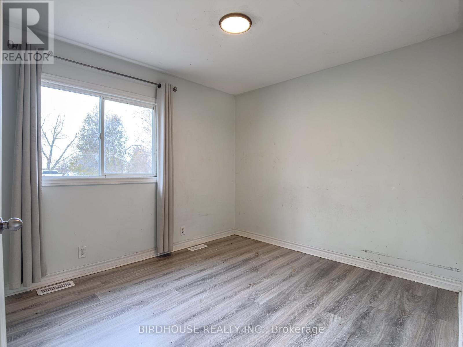 26 LAIRD DRIVE - 19
