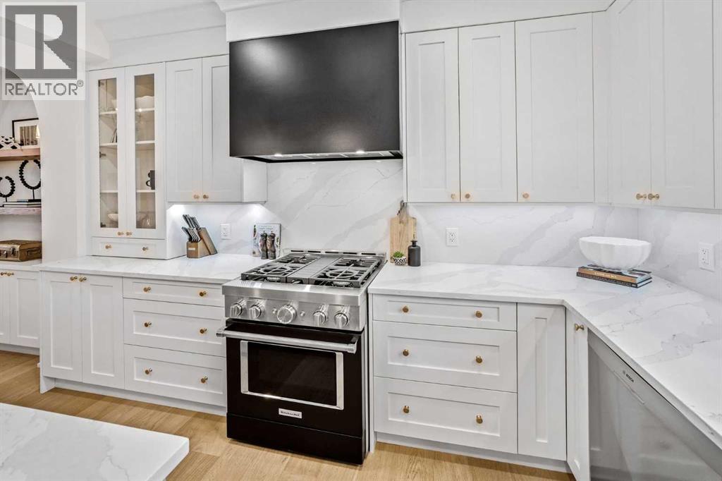 Single Family House Bungalow for Sale in  Lacombe Way SW Lakeview Calgary 