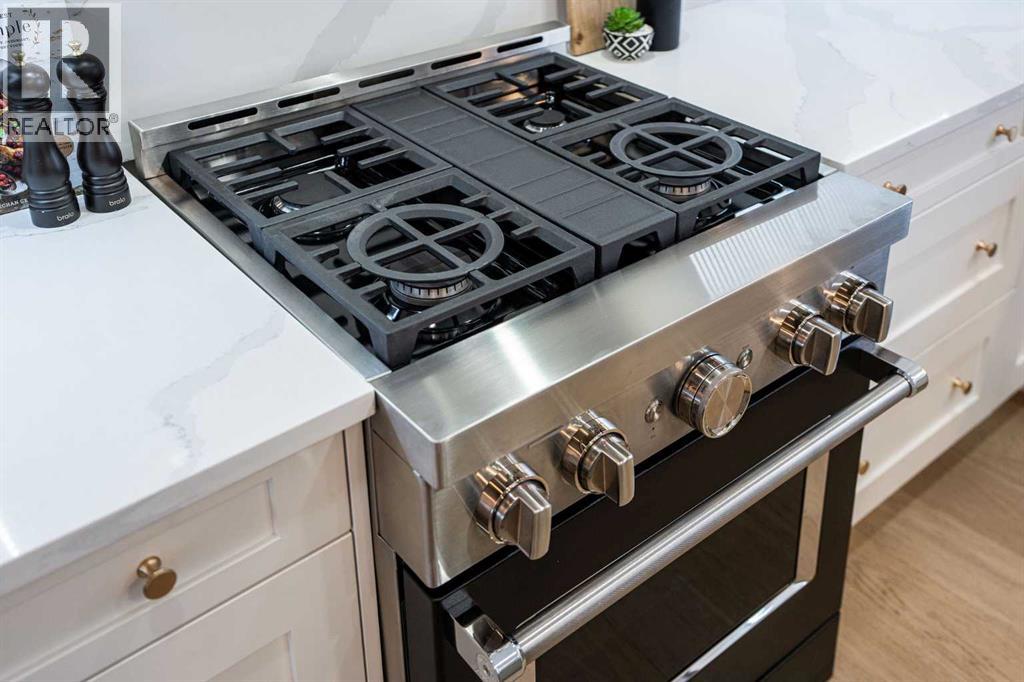 Single Family House Bungalow for Sale in  Lacombe Way SW Lakeview Calgary 