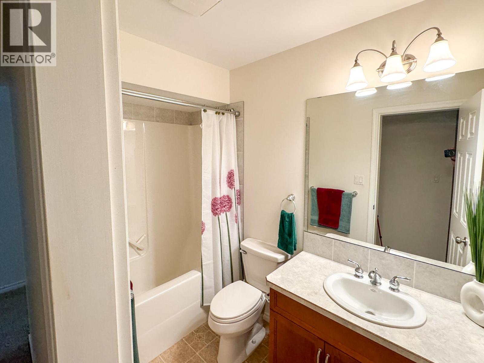 8503 Kingfisher Drive, Osoyoos