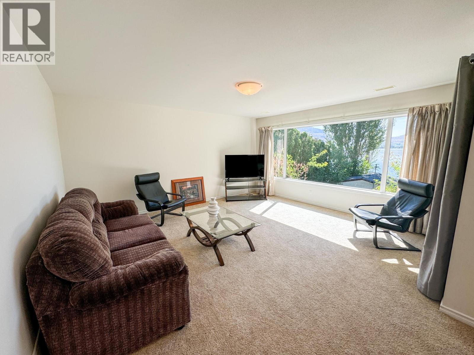 8503 Kingfisher Drive, Osoyoos