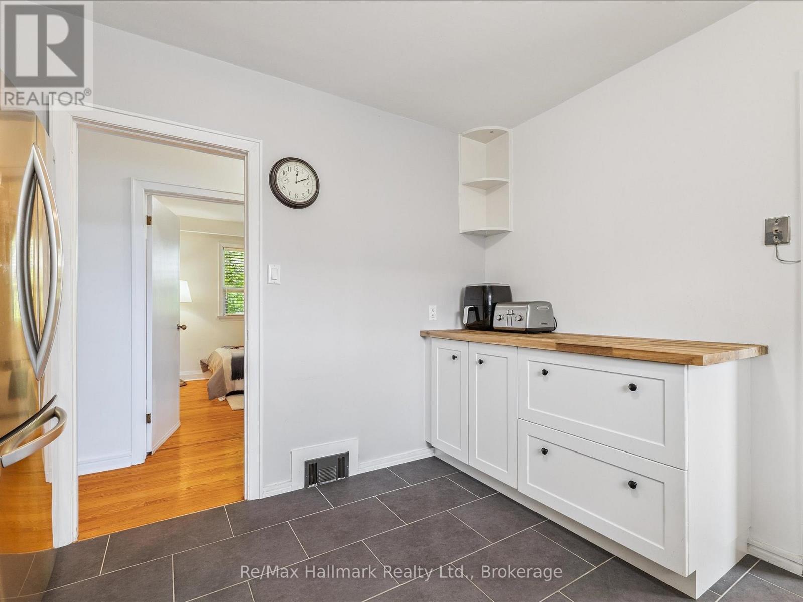 300 BURTON ROAD - 12