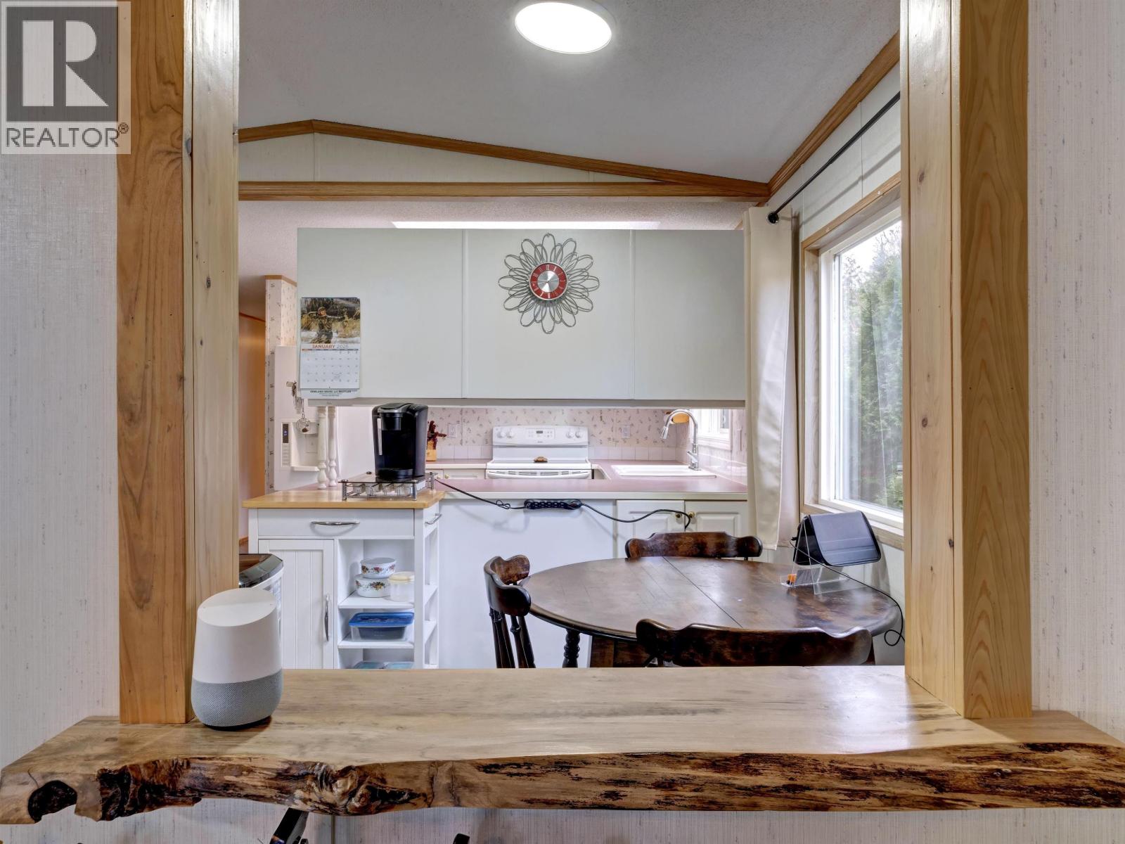 28 5575 MASON ROAD, Sechelt