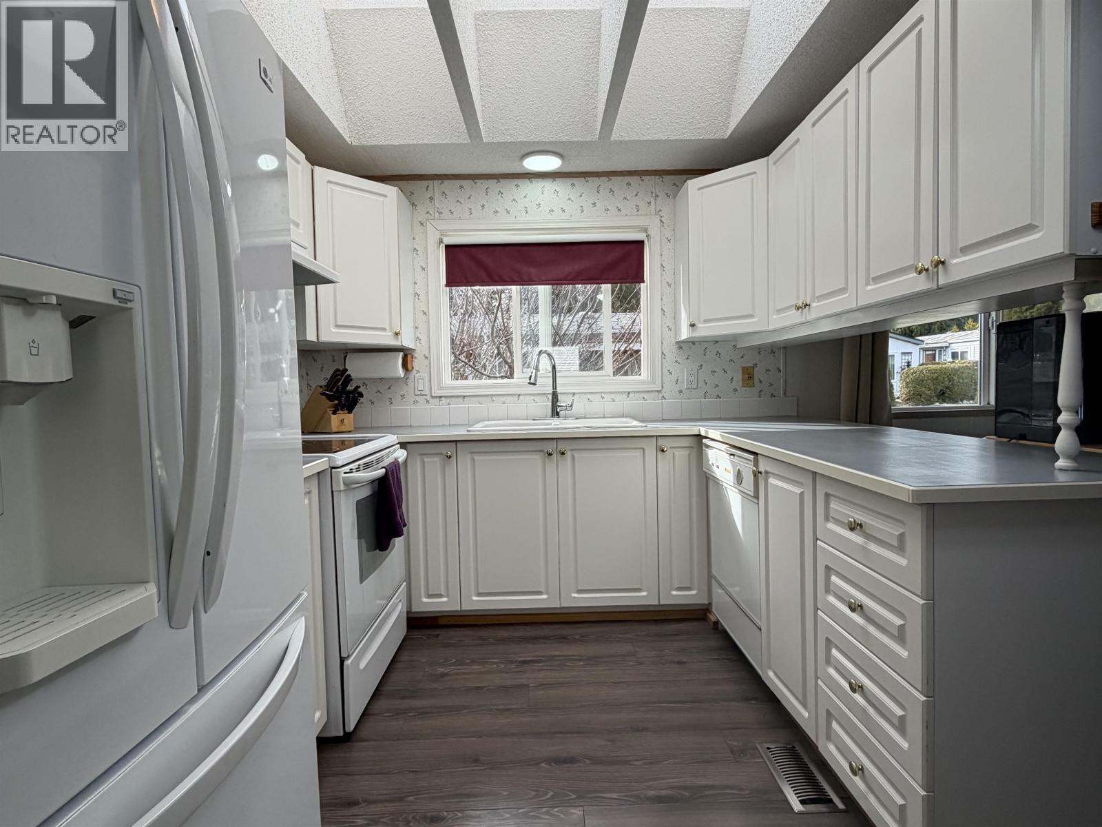 28 5575 MASON ROAD, Sechelt