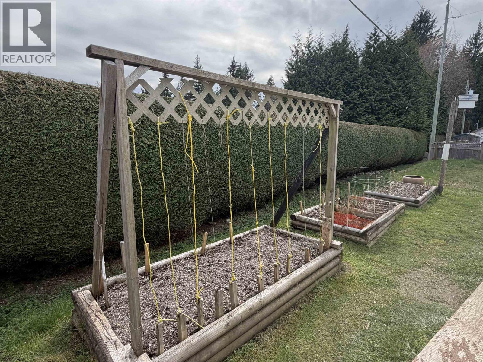 28 5575 MASON ROAD, Sechelt