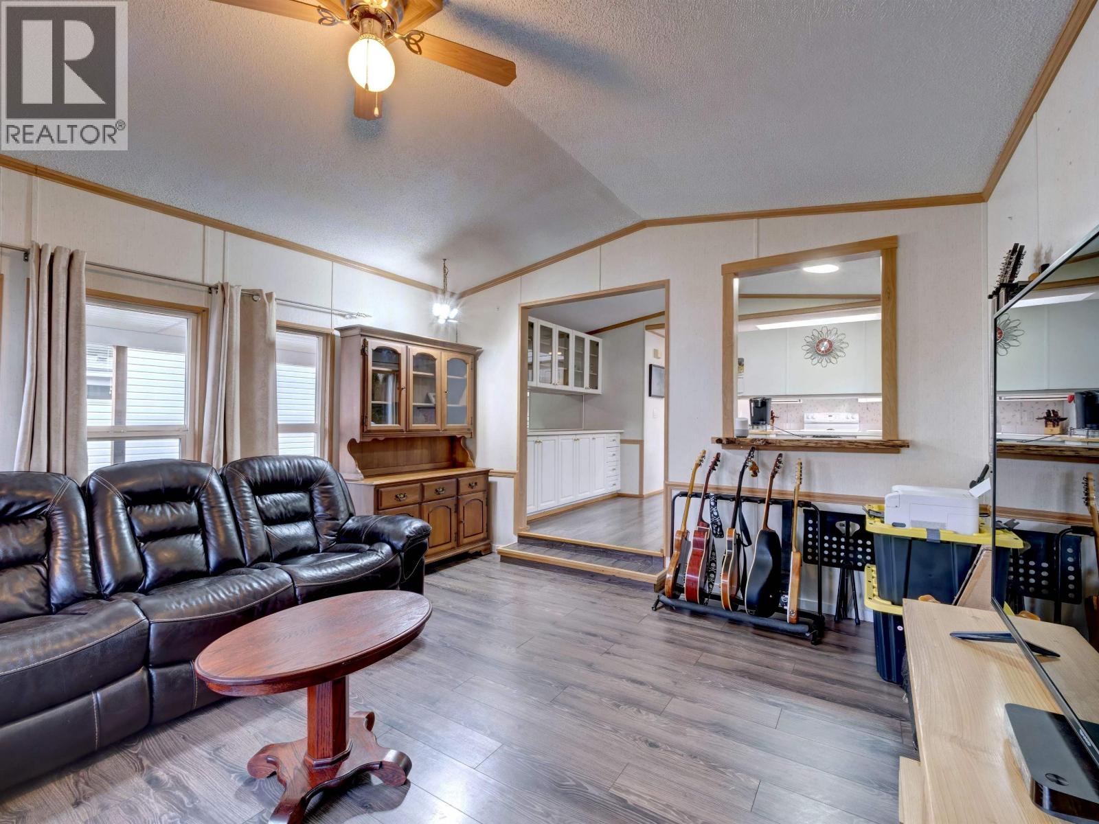 28 5575 MASON ROAD, Sechelt