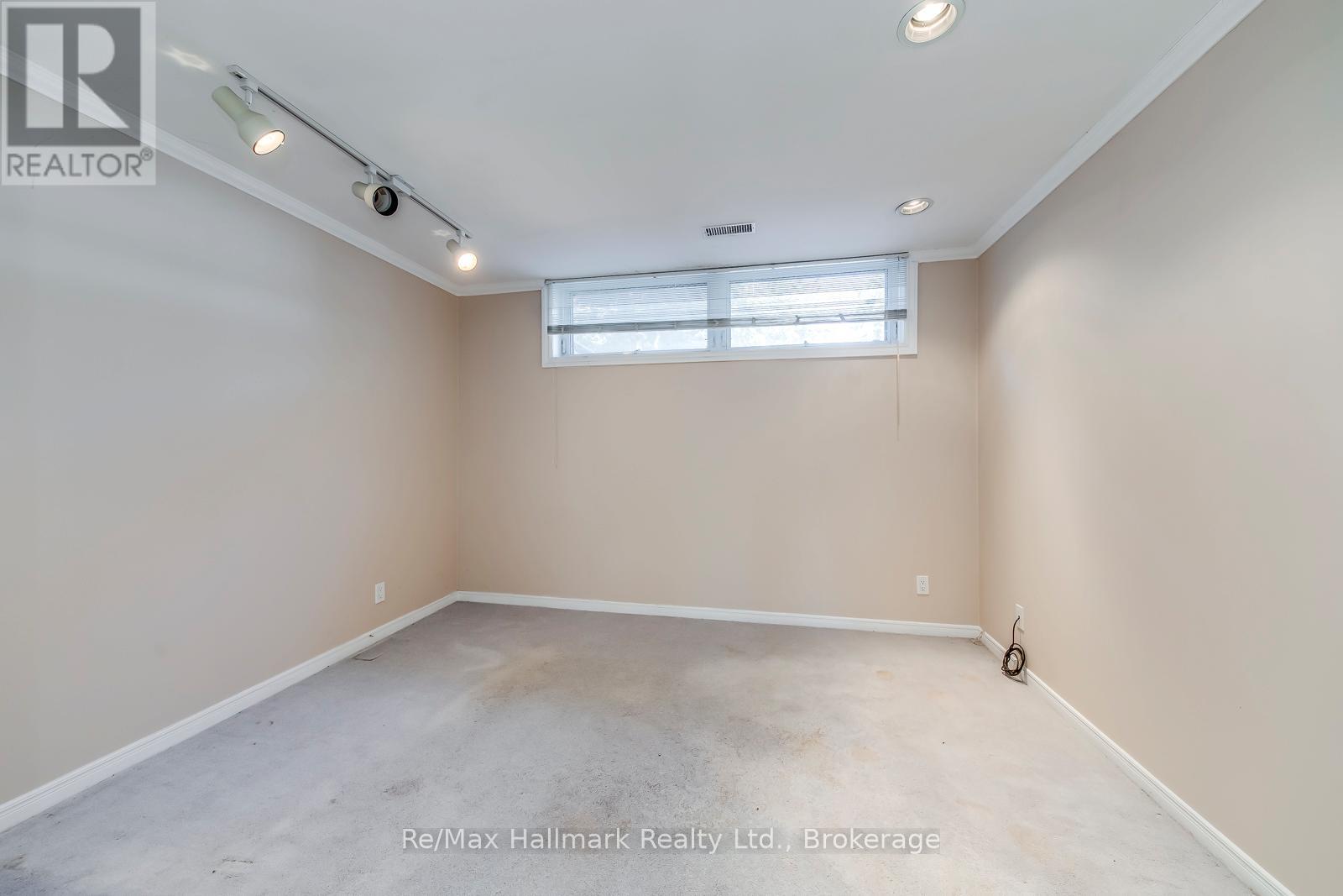 494 CHARTWELL ROAD - 25