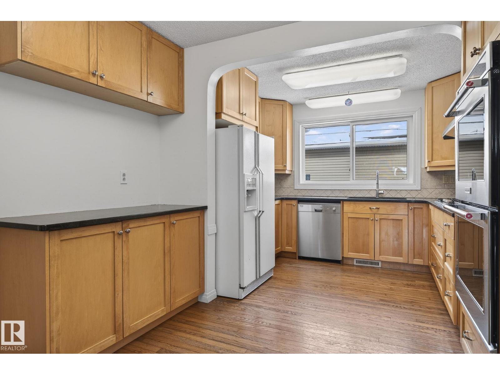 15404 RIO TERRACE DR NW, Edmonton