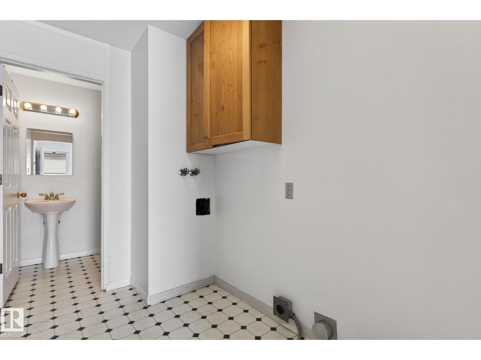 15404 RIO TERRACE DR NW, Edmonton