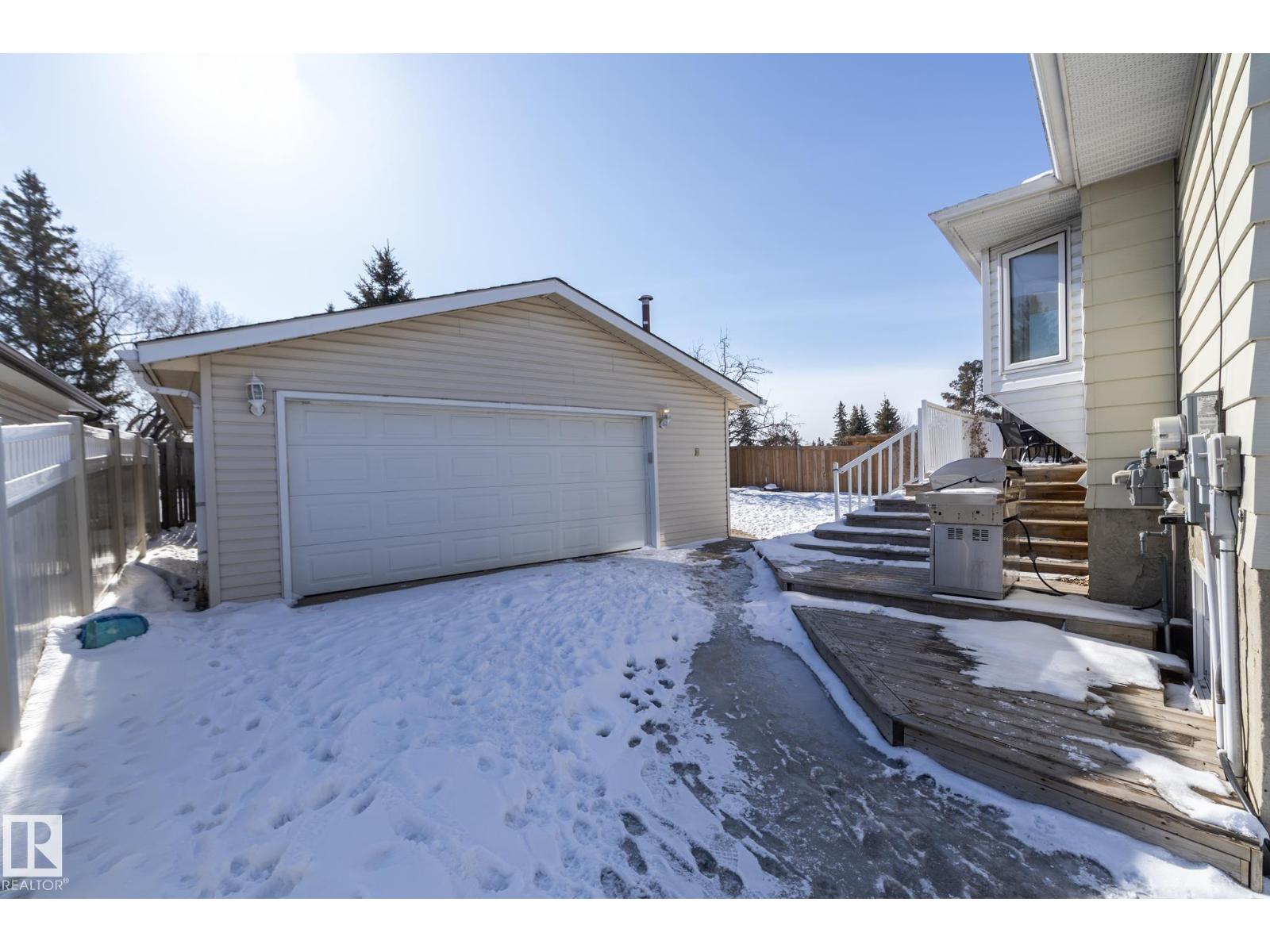 40 ATTWOOD DR - 32