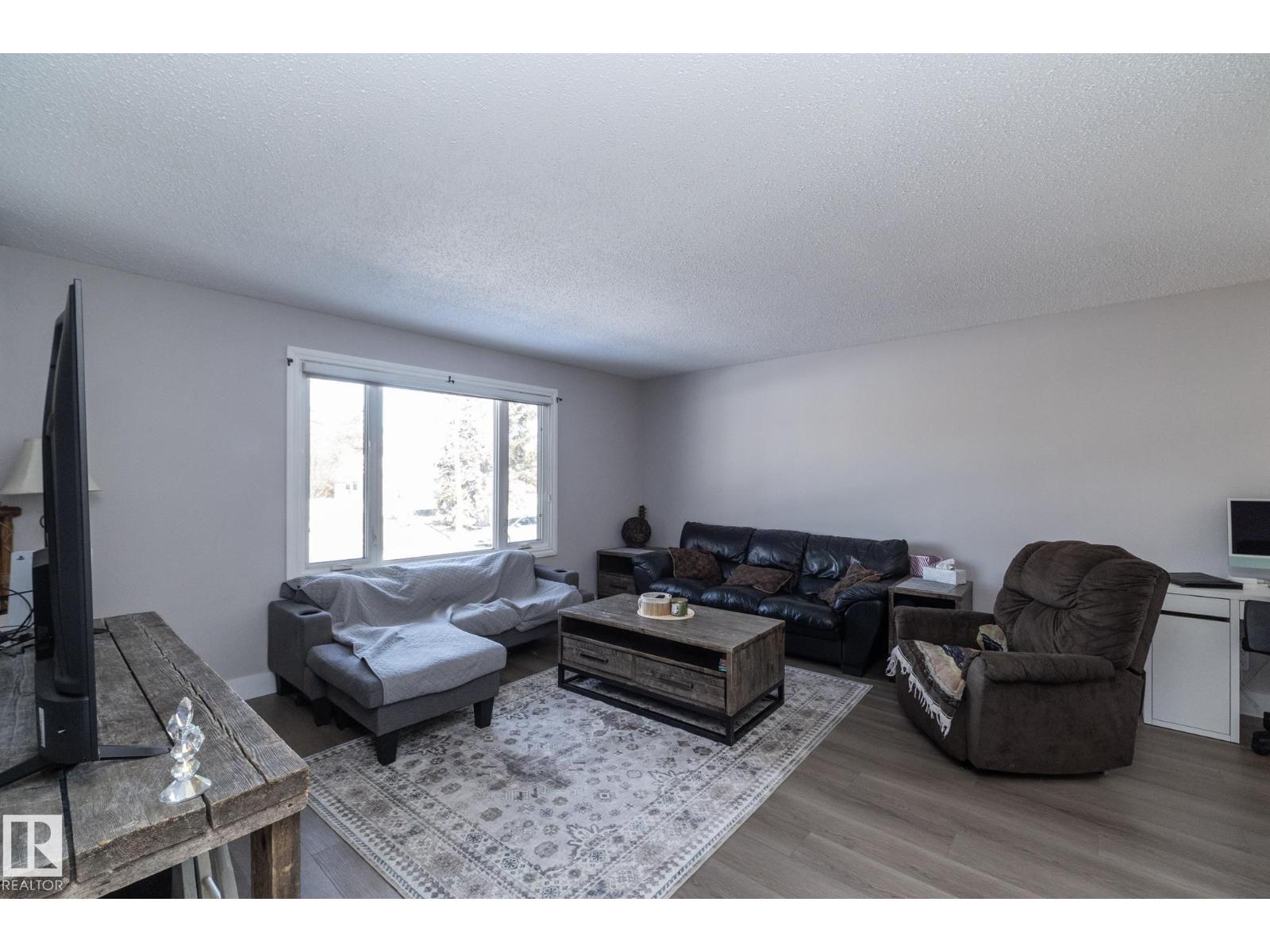 40 ATTWOOD DR - 56