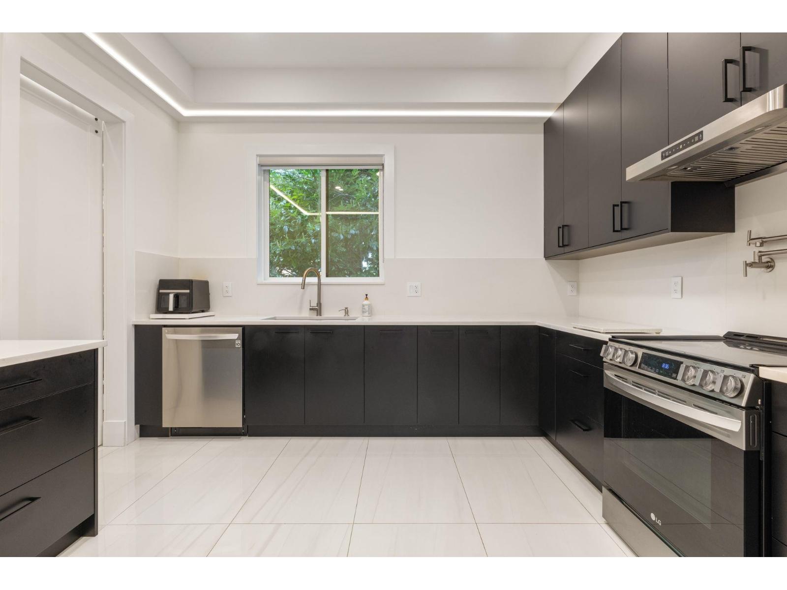 13125 14 AVENUE, Surrey