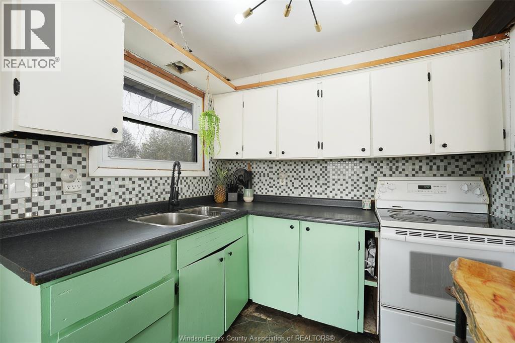 12 PATRICIA AVENUE - 11