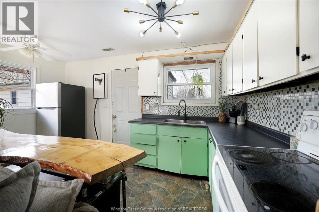 12 PATRICIA AVENUE - 14