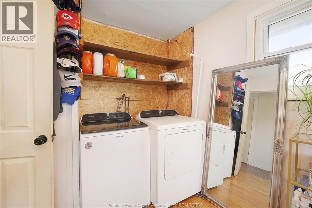 12 PATRICIA AVENUE - 16