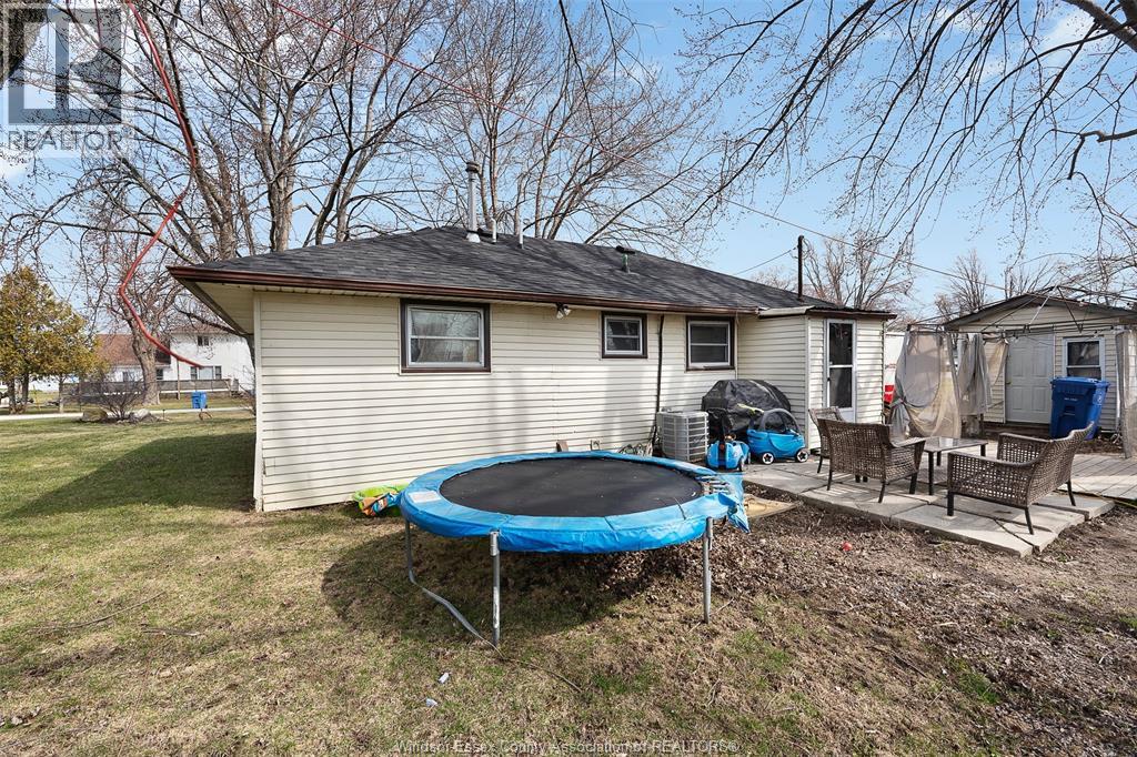 12 PATRICIA AVENUE - 21