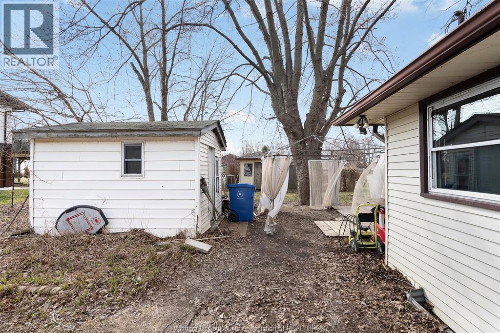 12 PATRICIA AVENUE - 24