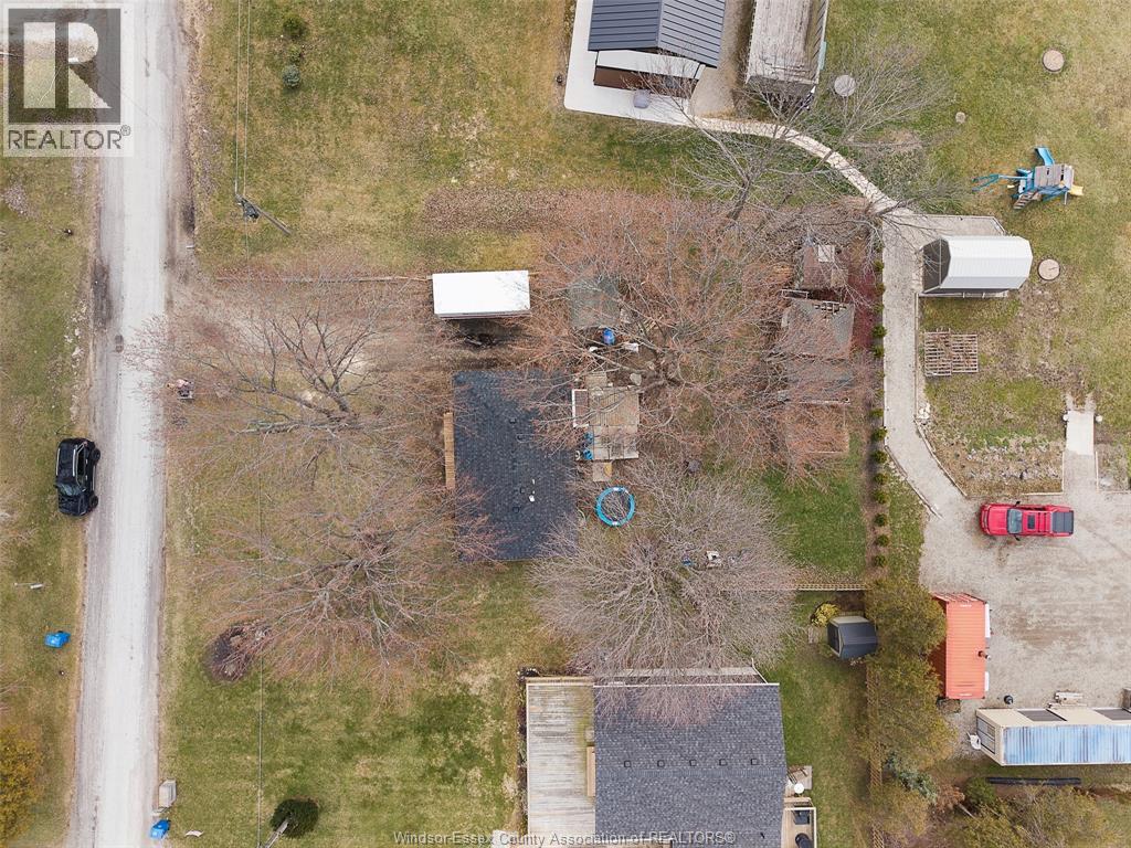 12 PATRICIA AVENUE - 27
