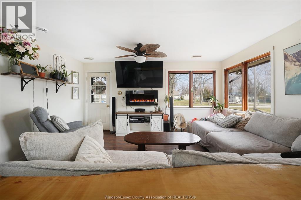 12 PATRICIA AVENUE - 8