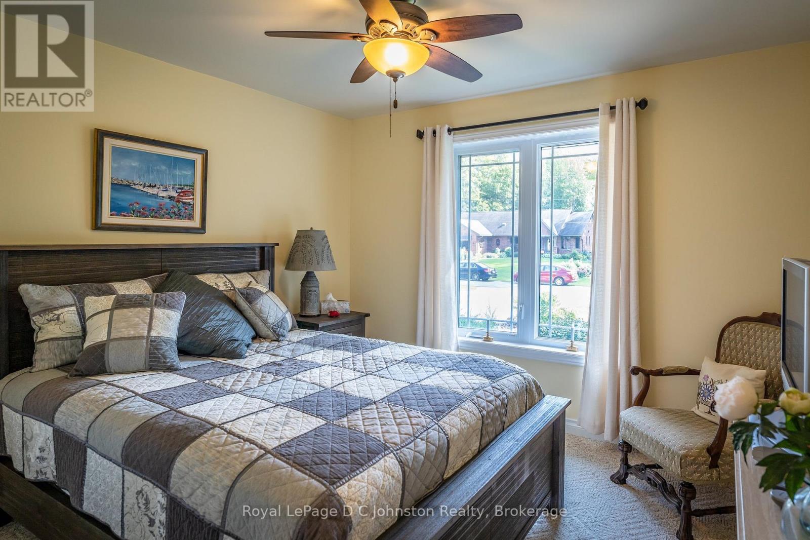 27 GREMIK CRESCENT - 16