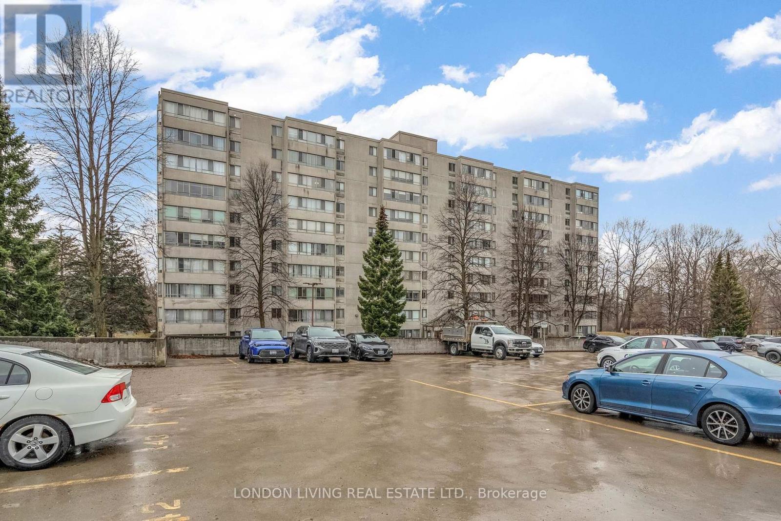 #312 570 PROUDFOOT LANE - 3