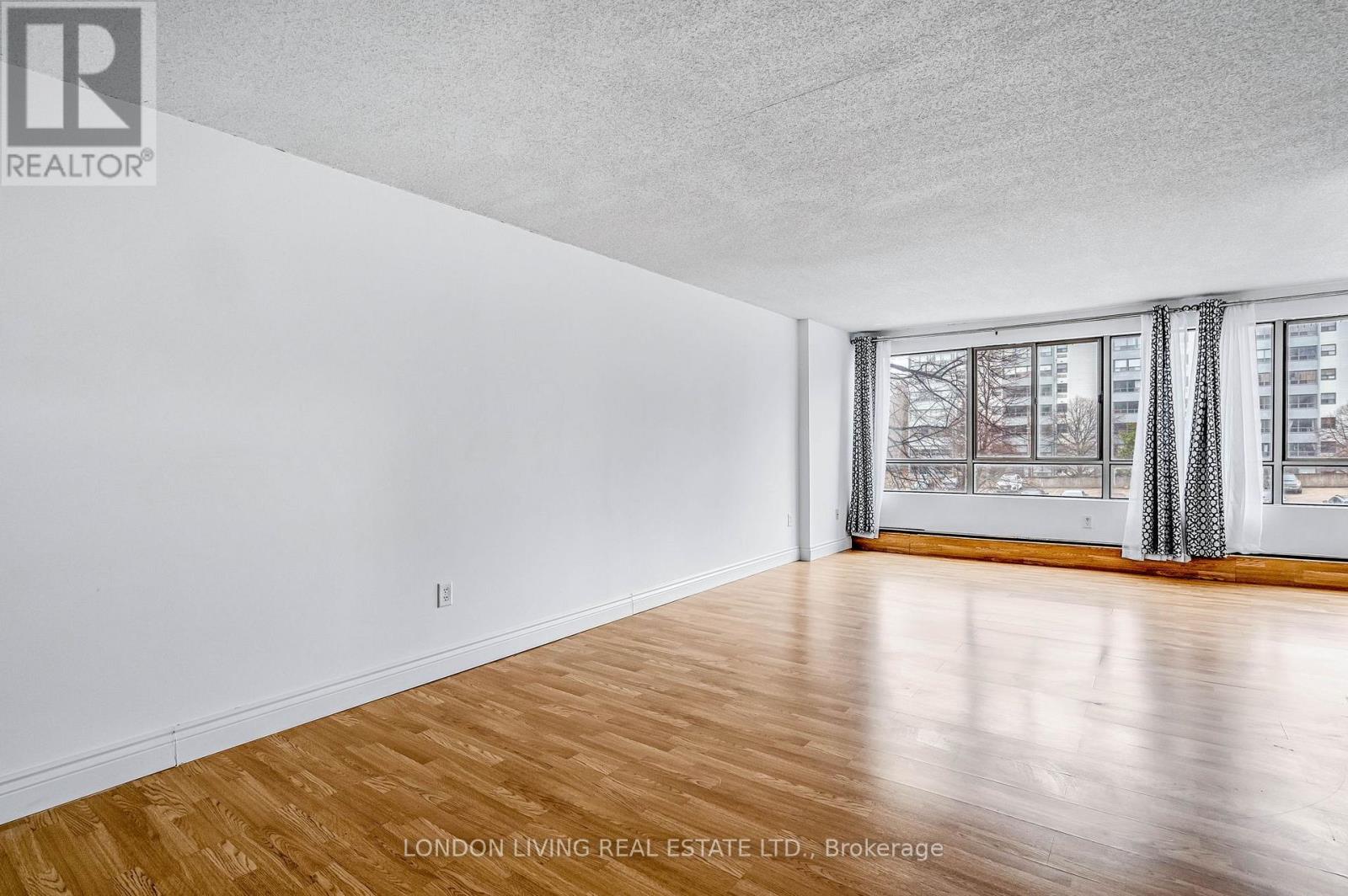 #312 570 PROUDFOOT LANE - 8