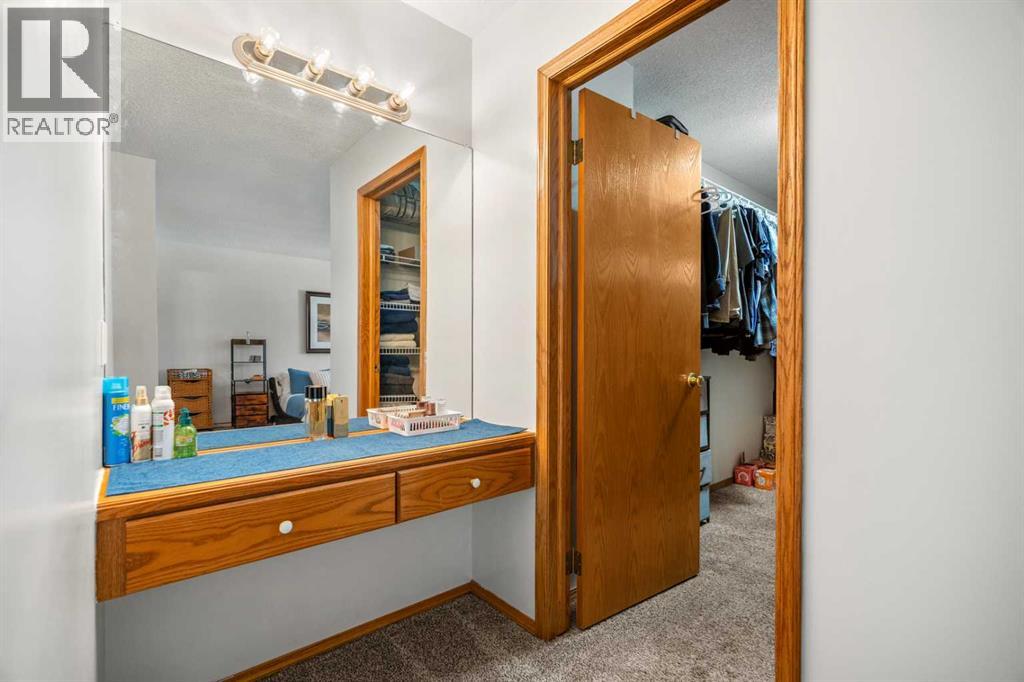 Single Family House Bi-level for Sale in  Riverside Mews SE Riverbend Calgary 