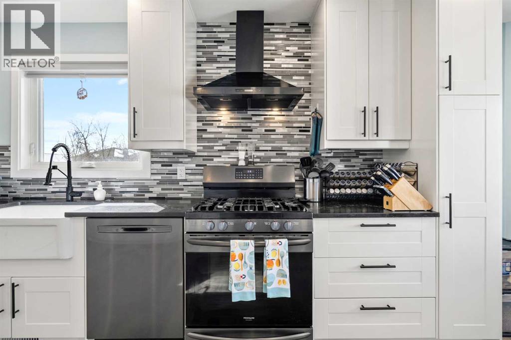 Single Family House Bi-level for Sale in  Riverside Mews SE Riverbend Calgary 