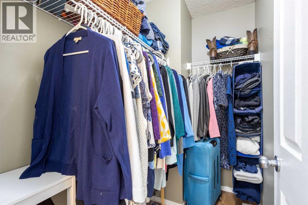 Single Family House 4 Level for Sale in  Elgin Gardens SE McKenzie Towne Calgary 