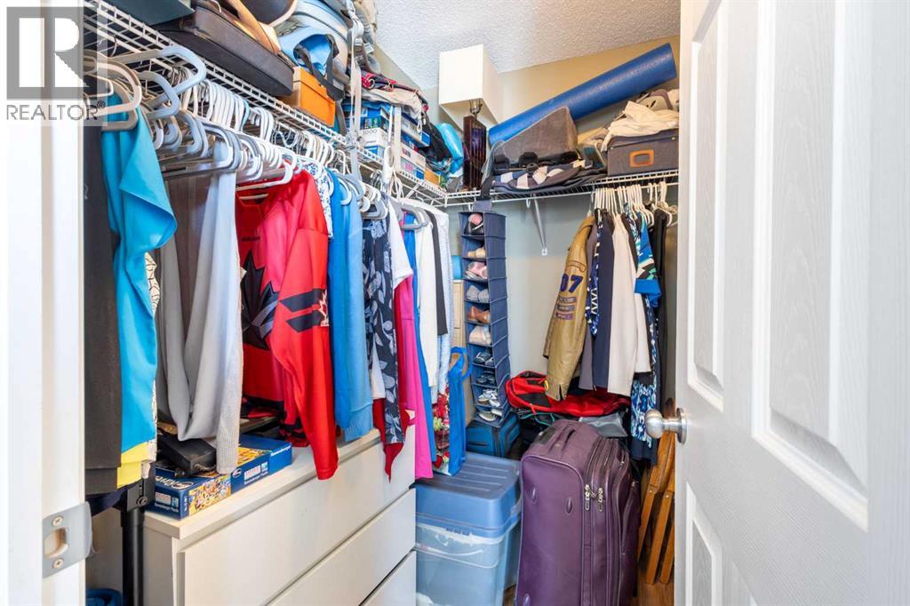 Single Family House 4 Level for Sale in  Elgin Gardens SE McKenzie Towne Calgary 