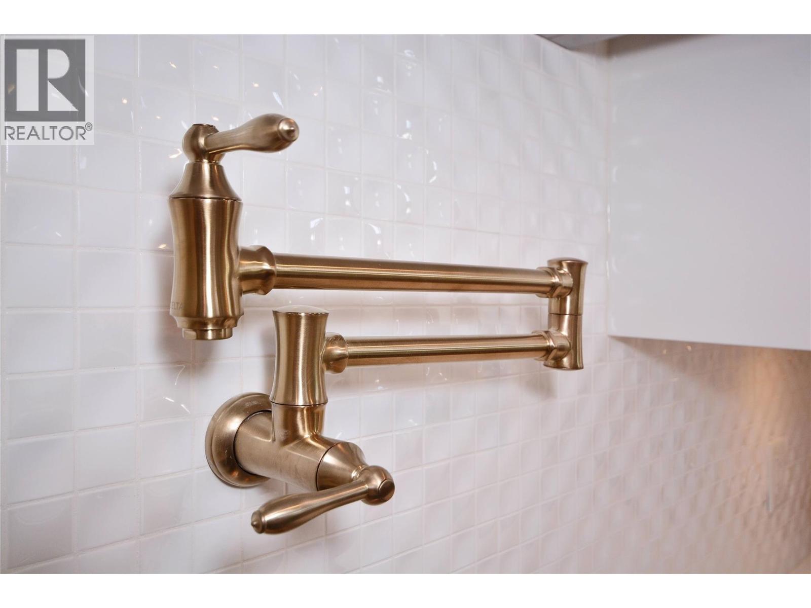 488 MORRISON AVENUE - 10