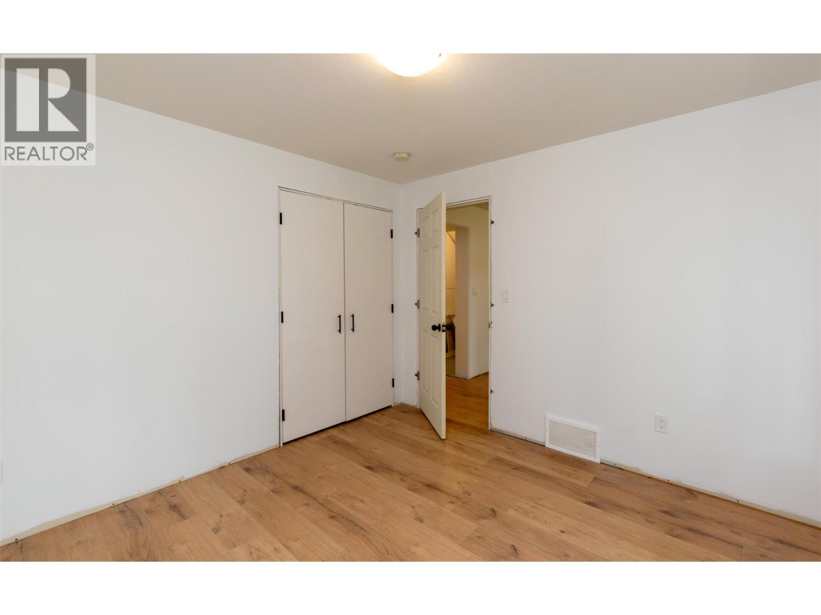 7468 ESTATE DRIVE - 21