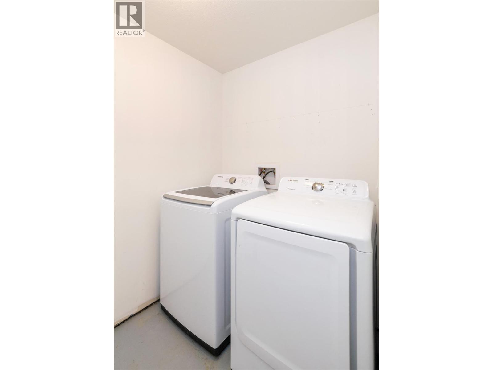 7468 ESTATE DRIVE - 23