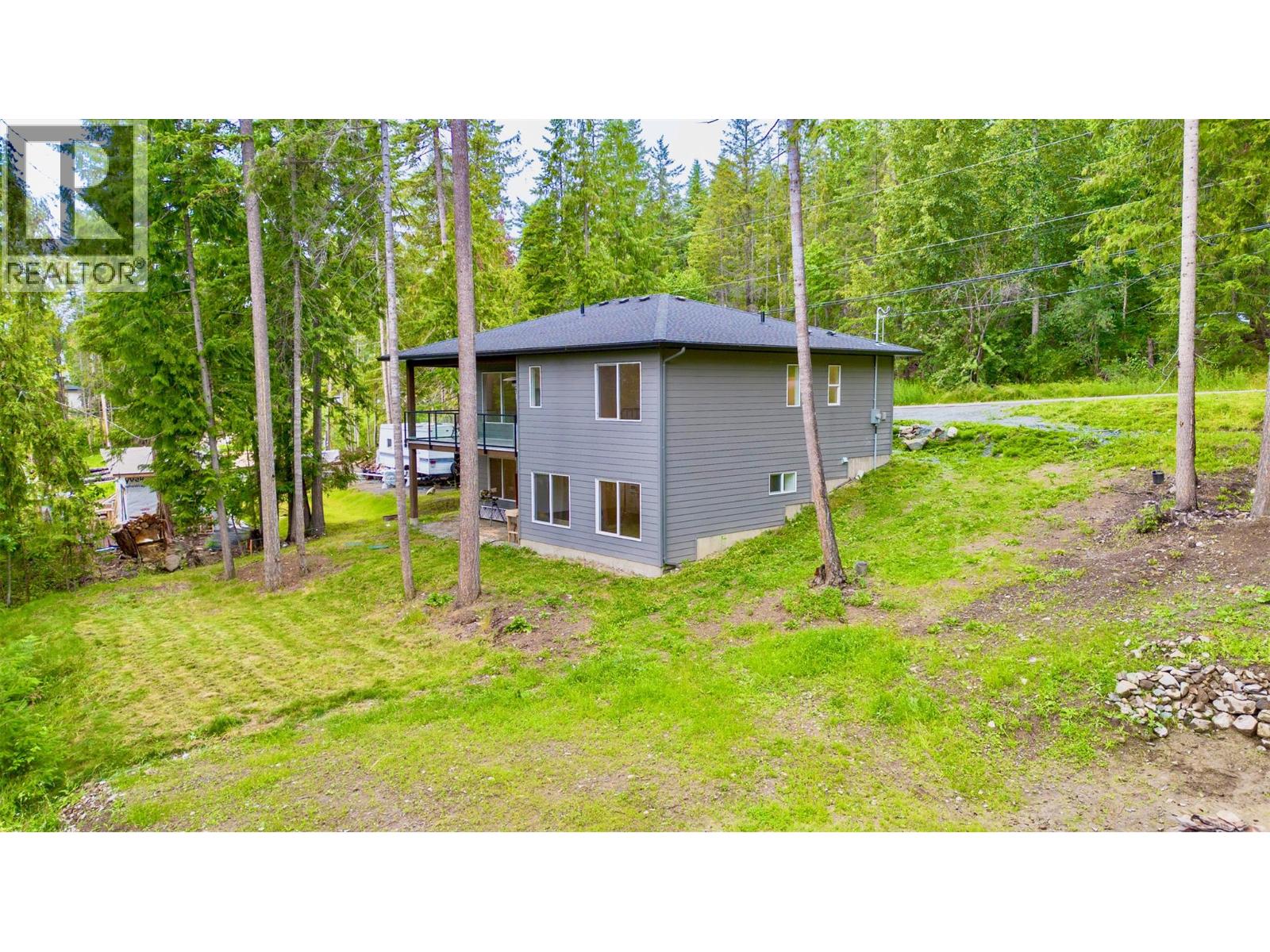 7468 ESTATE DRIVE - Image 2