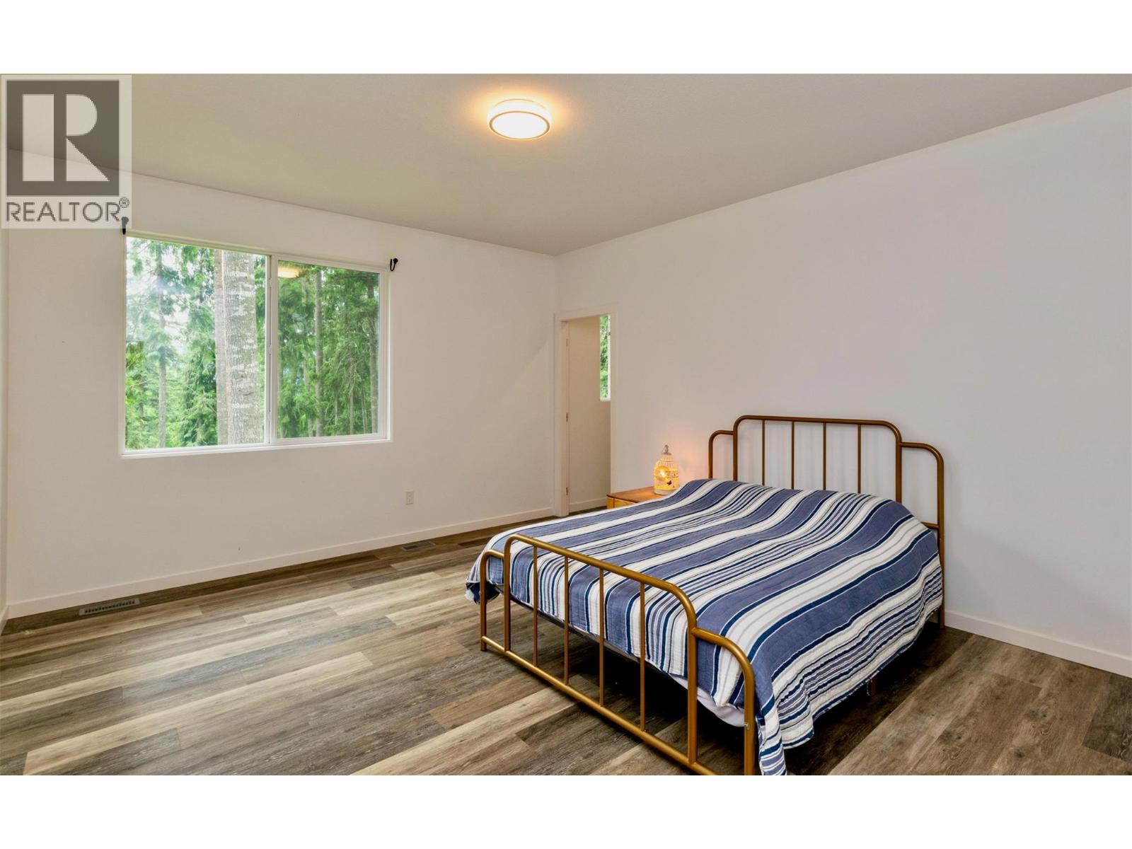 7468 ESTATE DRIVE - 14