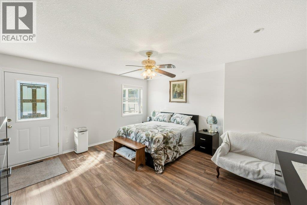 6 CURLEW Court - 28