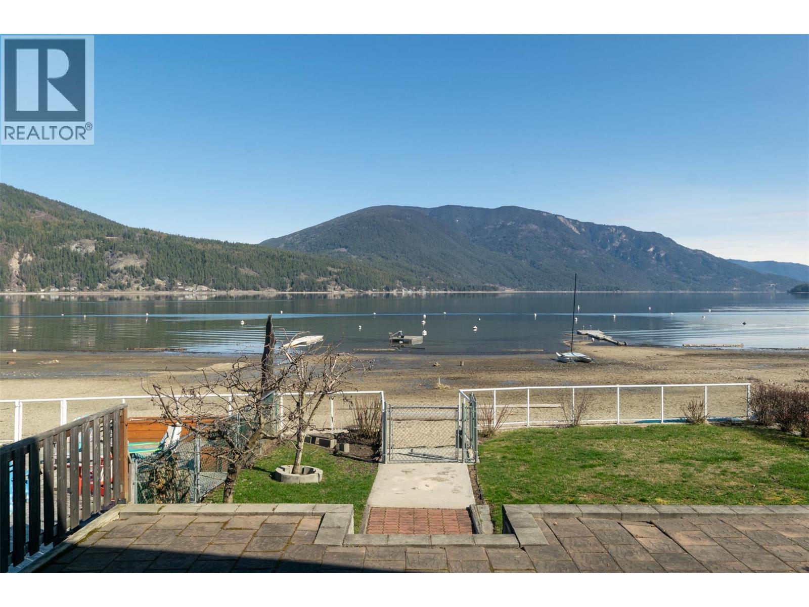  4751 75 Avenue Northeast, Salmon Arm