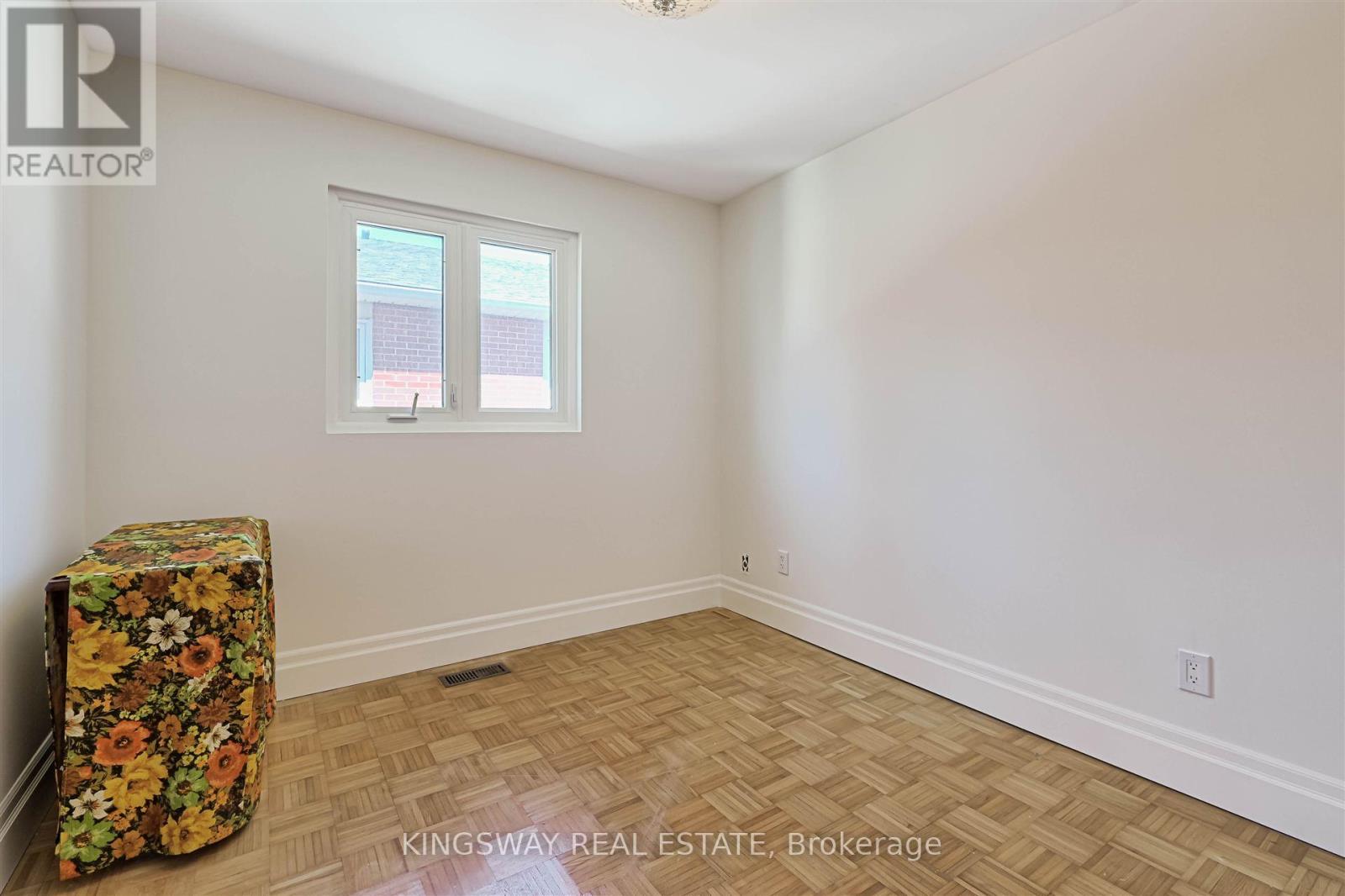 184 EDMONTON DRIVE - 9