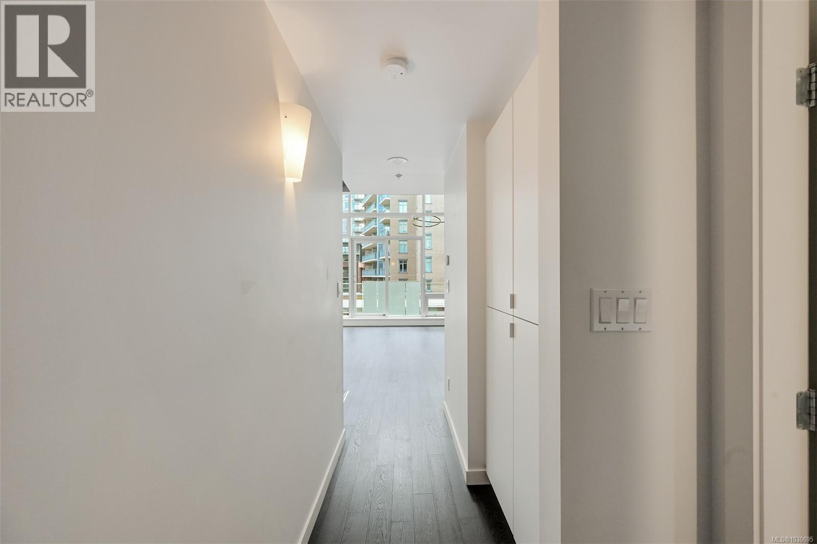 #445 770 FISGARD ST - Image 3