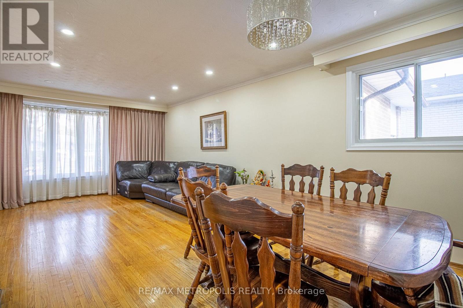 37 ALBACORE CRESCENT - 9