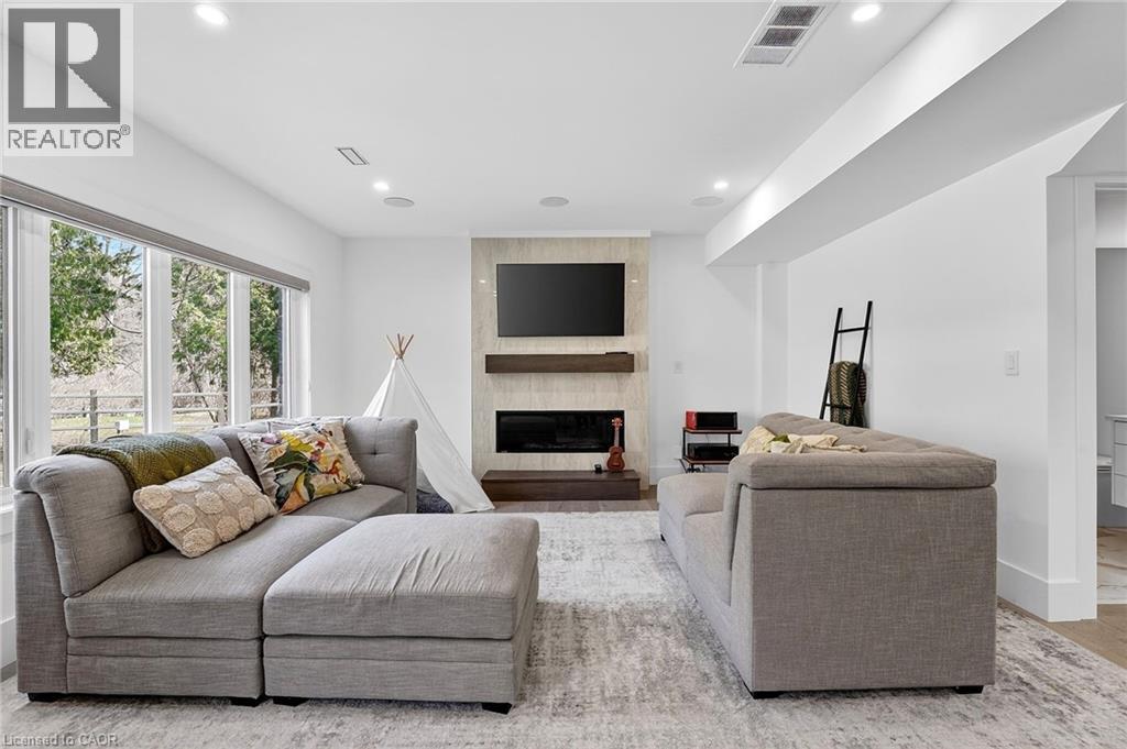 1095 MINERAL SPRINGS Road - 42