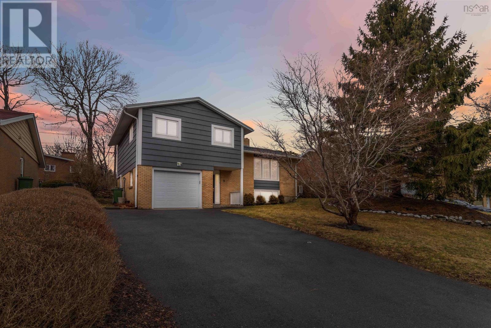 9 Birkdale Crescent
