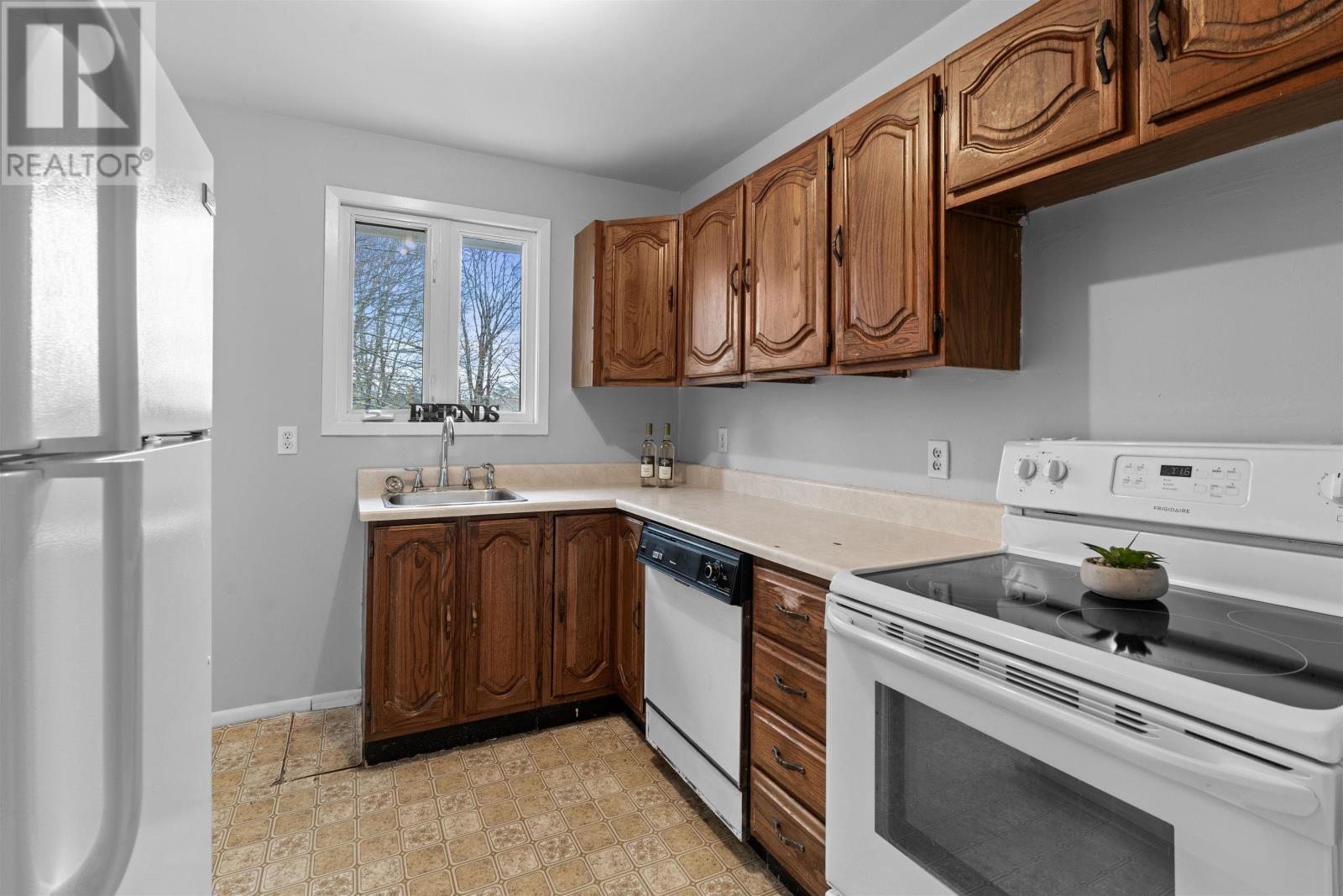 Property 21 of 32 of 2704 Highway 7