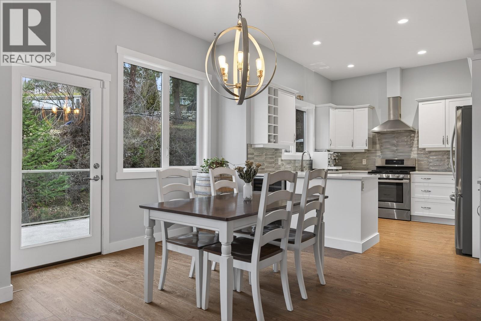 #5 2893 ROBINSON ROAD - Image 2